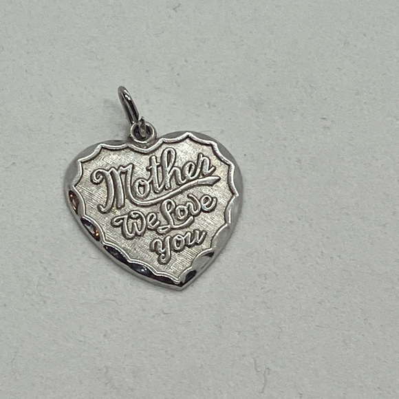 Vintage Jewelry - Vtg 925 Sterling Silver Mother We Love You Heart Mom Charm / Pendant
